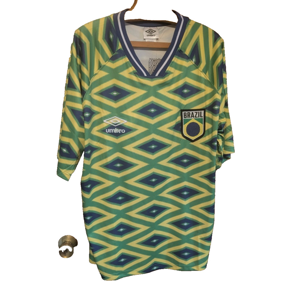 Umbro Brazil Soccer Jersey World Cup 2026 Football Men's LARGE NEW NWT‎ - Picture 2 of 5